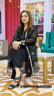 Juggun Kazim feet photo thumbnail