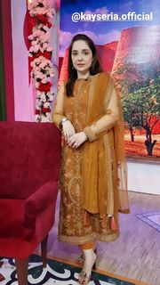 Juggun Kazim feet photo thumbnail