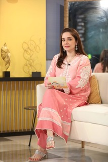 Juggun Kazim feet photo thumbnail