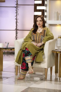 Juggun Kazim feet photo thumbnail