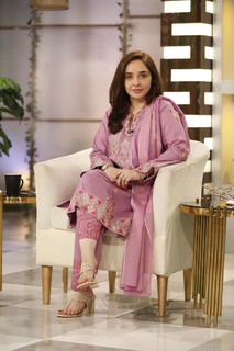 Juggun Kazim feet photo thumbnail