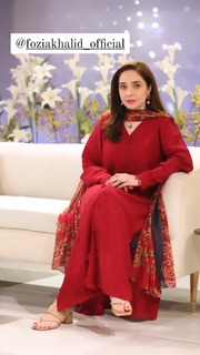 Juggun Kazim feet photo thumbnail