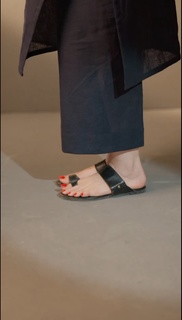 Juggun Kazim feet photo thumbnail