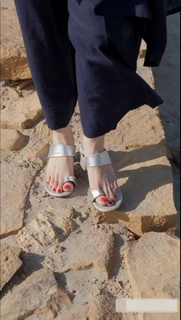 Juggun Kazim feet photo thumbnail