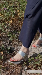 Juggun Kazim feet photo thumbnail