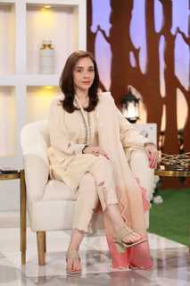 Juggun Kazim feet photo thumbnail