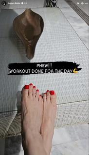 Juggun Kazim feet photo thumbnail