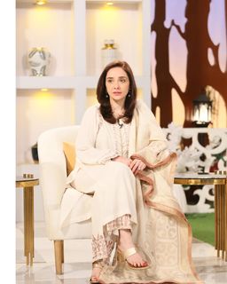 Juggun Kazim feet photo thumbnail