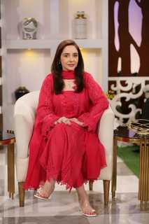 Juggun Kazim feet photo thumbnail