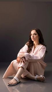 Juggun Kazim feet photo thumbnail