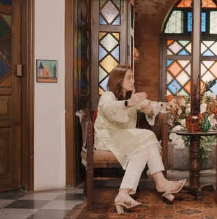 Juggun Kazim feet photo thumbnail