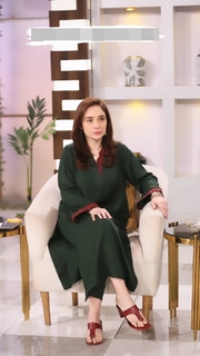 Juggun Kazim feet photo thumbnail