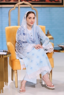 Juggun Kazim feet photo thumbnail