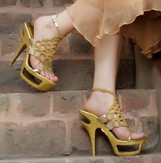 Juggun Kazim feet photo thumbnail