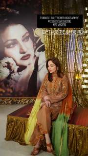 Juggun Kazim feet photo thumbnail