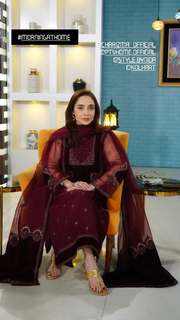 Juggun Kazim feet photo thumbnail