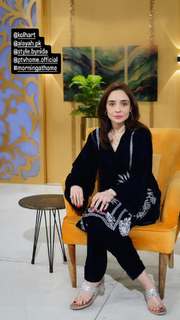 Juggun Kazim feet photo thumbnail