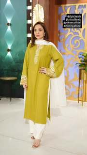 Juggun Kazim feet photo thumbnail