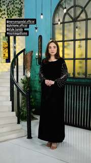 Juggun Kazim feet photo thumbnail