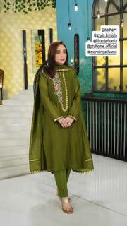 Juggun Kazim feet photo thumbnail