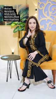 Juggun Kazim feet photo thumbnail