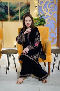 Juggun Kazim feet photo thumbnail