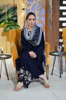 Juggun Kazim feet photo thumbnail