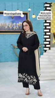 Juggun Kazim feet photo thumbnail