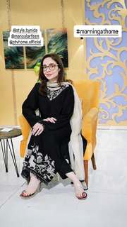 Juggun Kazim feet photo thumbnail