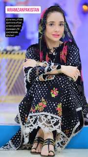 Juggun Kazim feet photo thumbnail