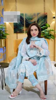 Juggun Kazim feet photo thumbnail