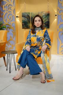 Juggun Kazim feet photo thumbnail