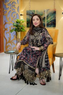 Juggun Kazim feet photo thumbnail