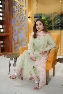 Juggun Kazim feet photo thumbnail