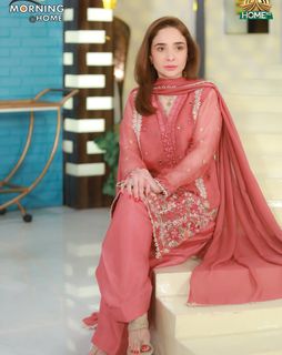 Juggun Kazim feet photo thumbnail