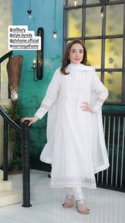 Juggun Kazim feet photo thumbnail