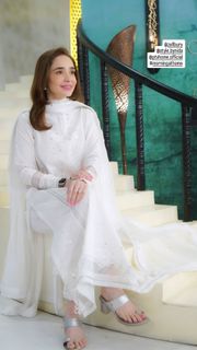 Juggun Kazim feet photo thumbnail