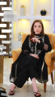 Juggun Kazim feet photo thumbnail