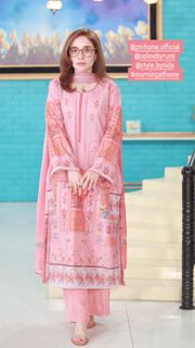 Juggun Kazim feet photo thumbnail