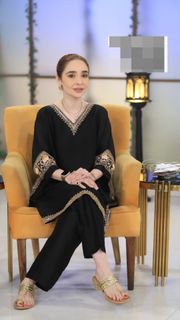 Juggun Kazim feet photo thumbnail