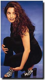 Juhi Chawla feet photo thumbnail