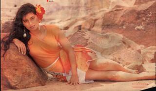 Juhi Chawla feet photo thumbnail