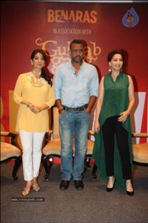 Juhi Chawla feet photo thumbnail