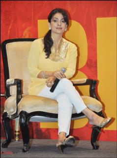 Juhi Chawla feet photo thumbnail