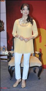Juhi Chawla feet photo thumbnail