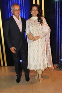 Juhi Chawla feet photo thumbnail