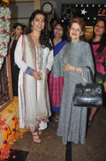 Juhi Chawla feet photo thumbnail