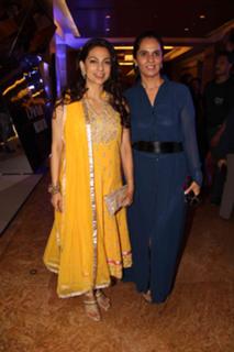 Juhi Chawla feet photo thumbnail