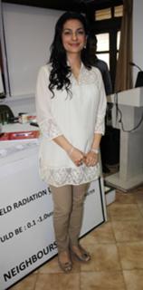 Juhi Chawla feet photo thumbnail