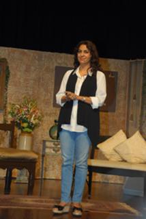 Juhi Chawla feet photo thumbnail